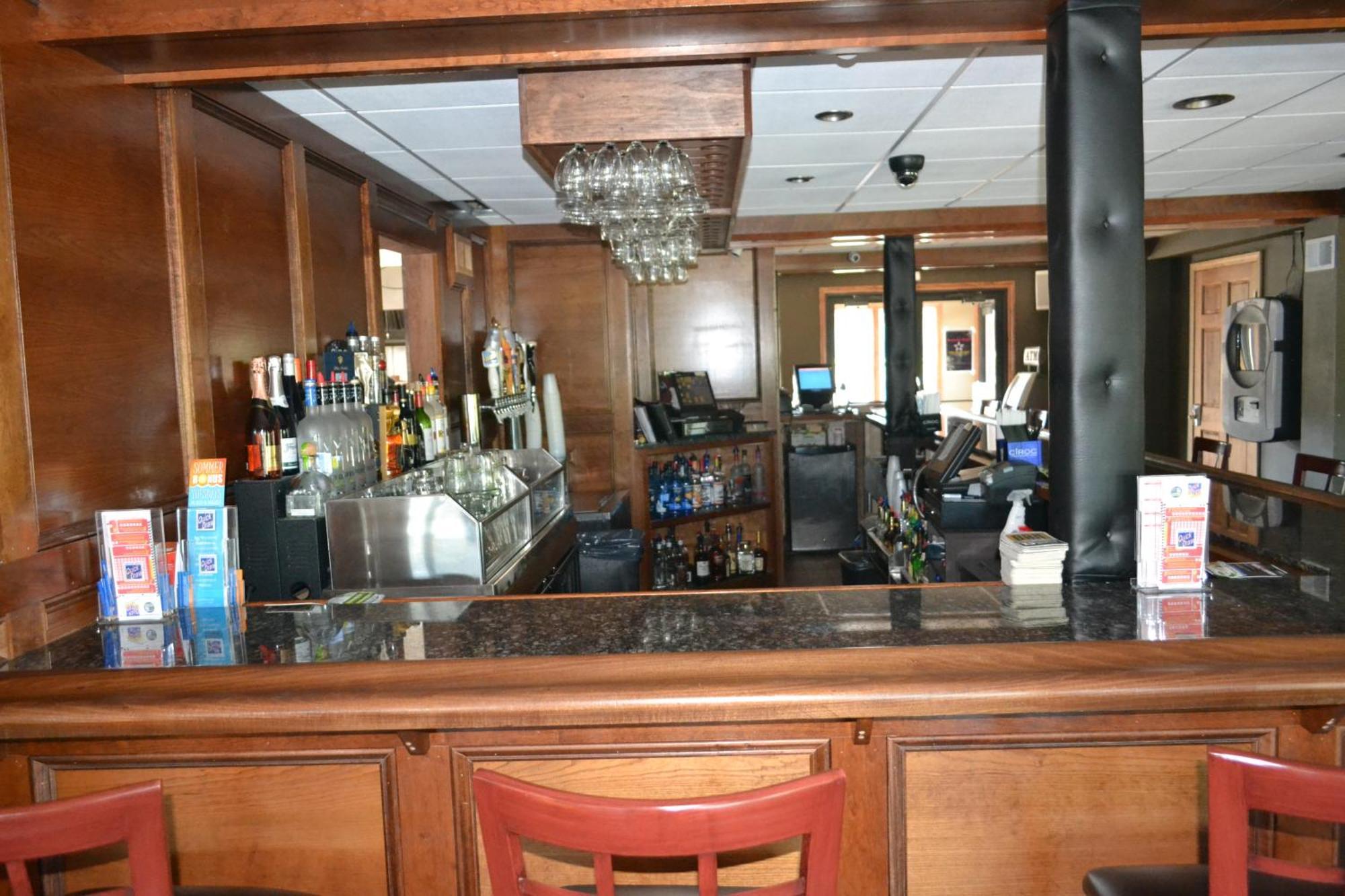 Latham Inn Ngoại thất bức ảnh