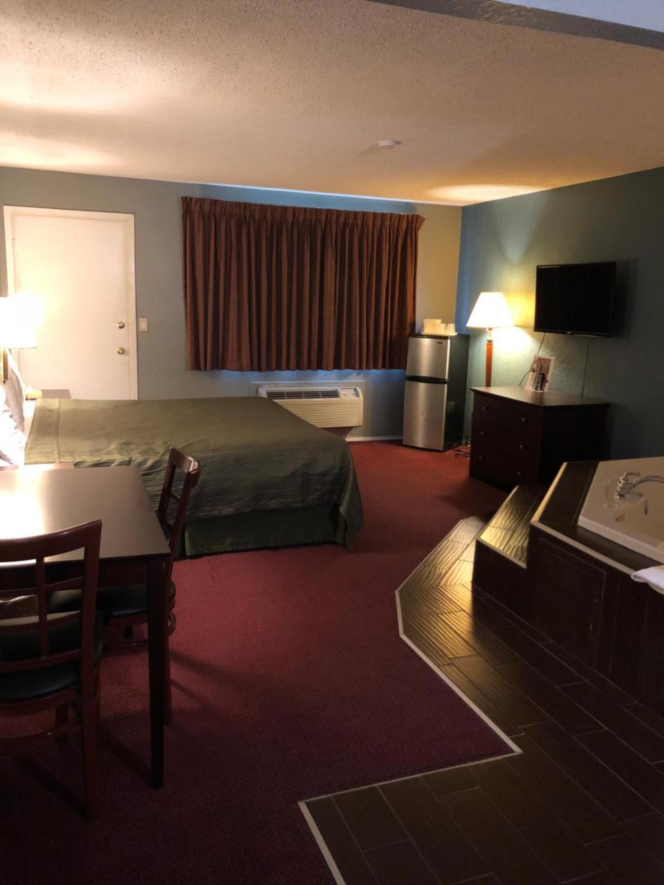 Latham Inn Ngoại thất bức ảnh